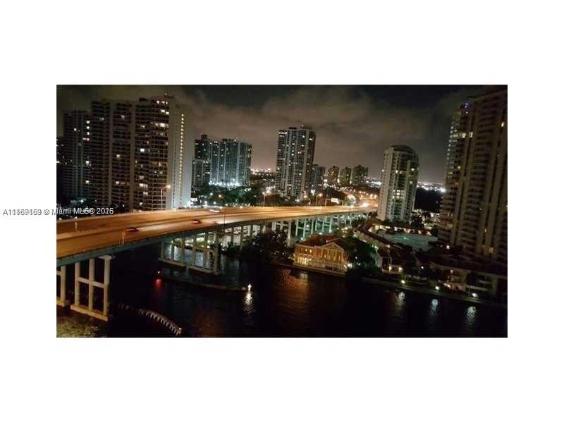 19390 Collins Ave 203
