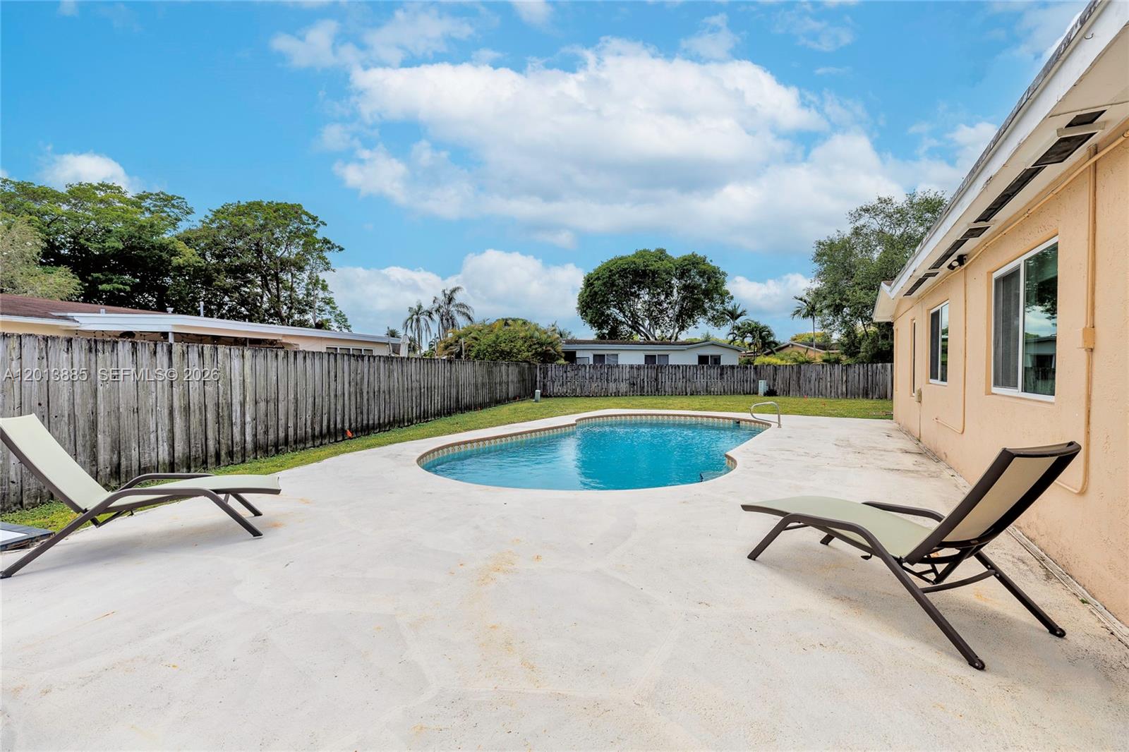 PEMBROKE LAKES SEC 6 - Residential