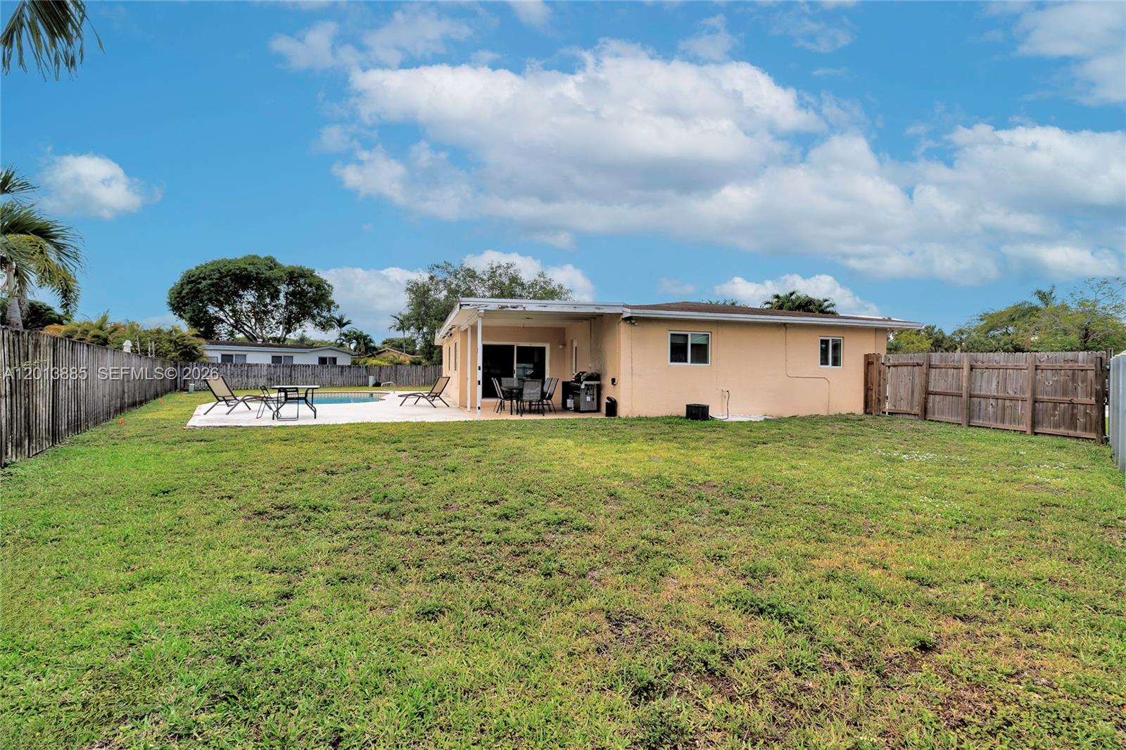 PEMBROKE LAKES SEC 6 - Residential