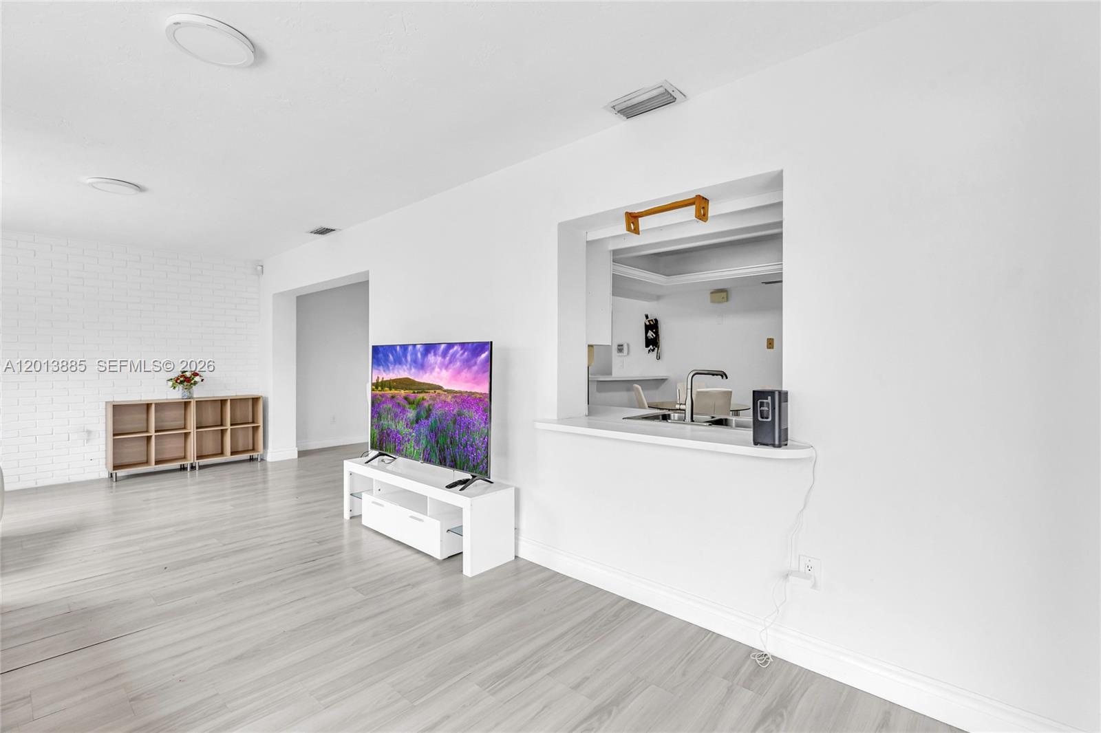 PEMBROKE LAKES SEC 6 - Residential