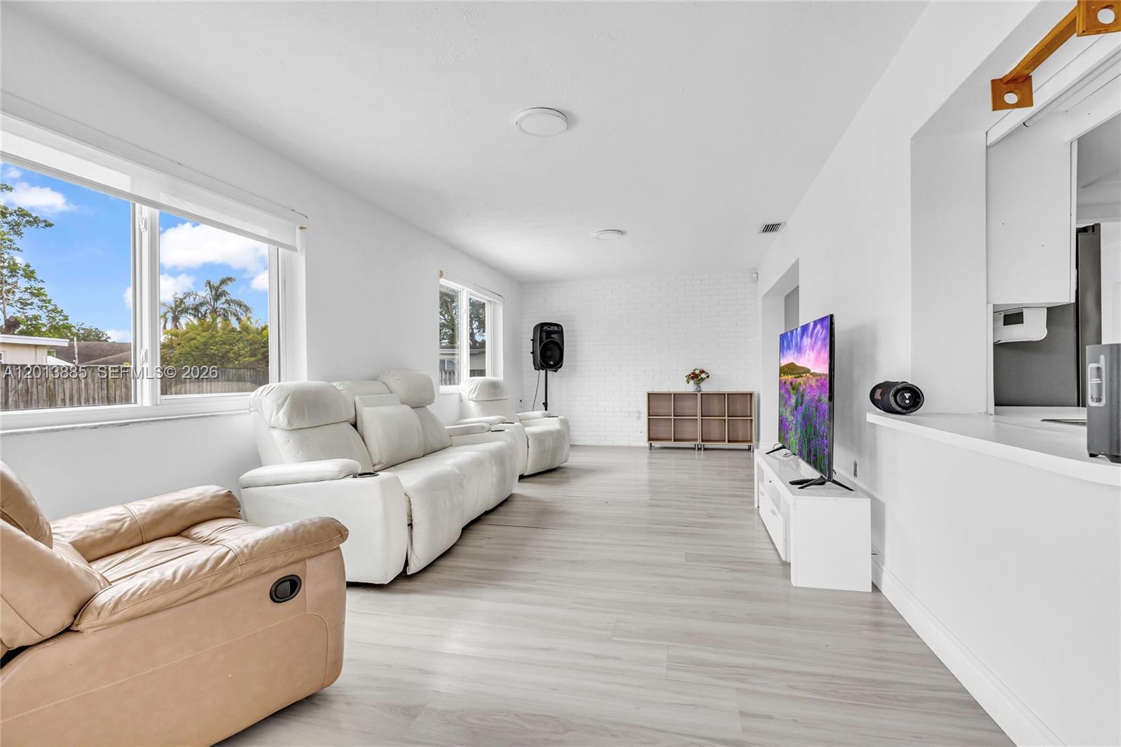 PEMBROKE LAKES SEC 6 - Residential