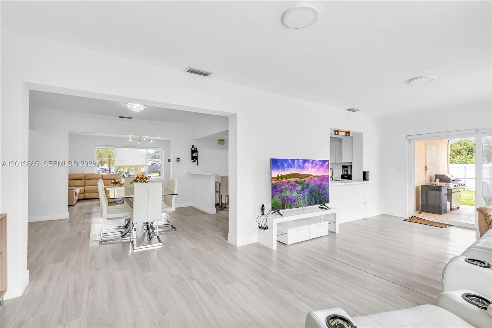 PEMBROKE LAKES SEC 6 - Residential