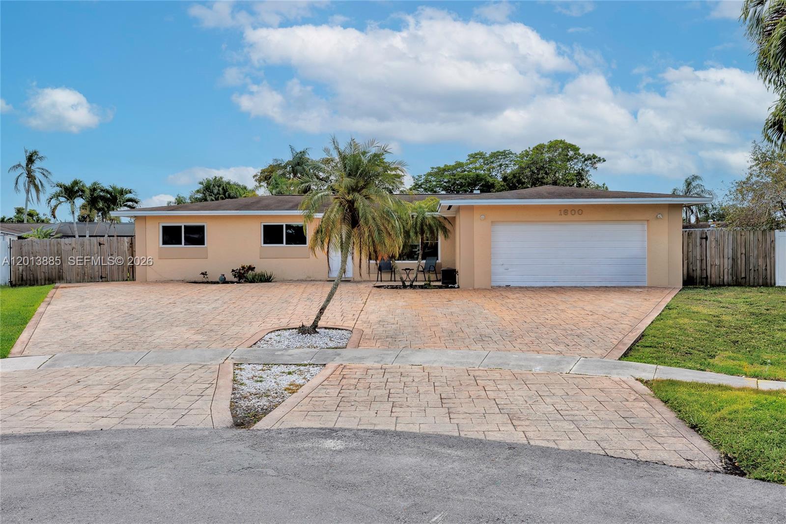 PEMBROKE LAKES SEC 6 - Residential
