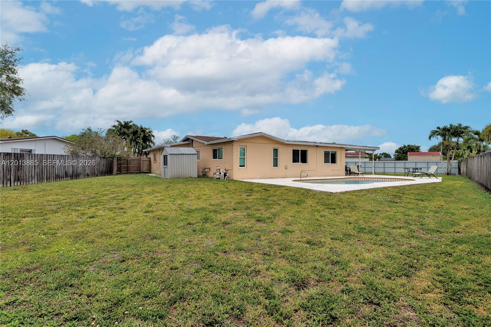 PEMBROKE LAKES SEC 6 - Residential