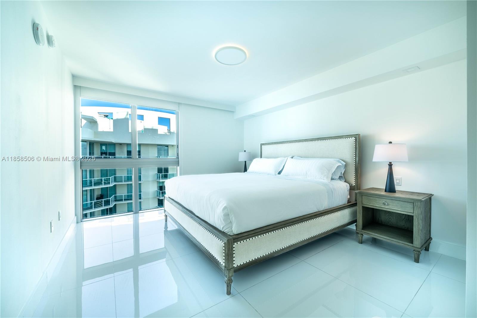 PARQUE TOWERS CONDO - Residential Lease