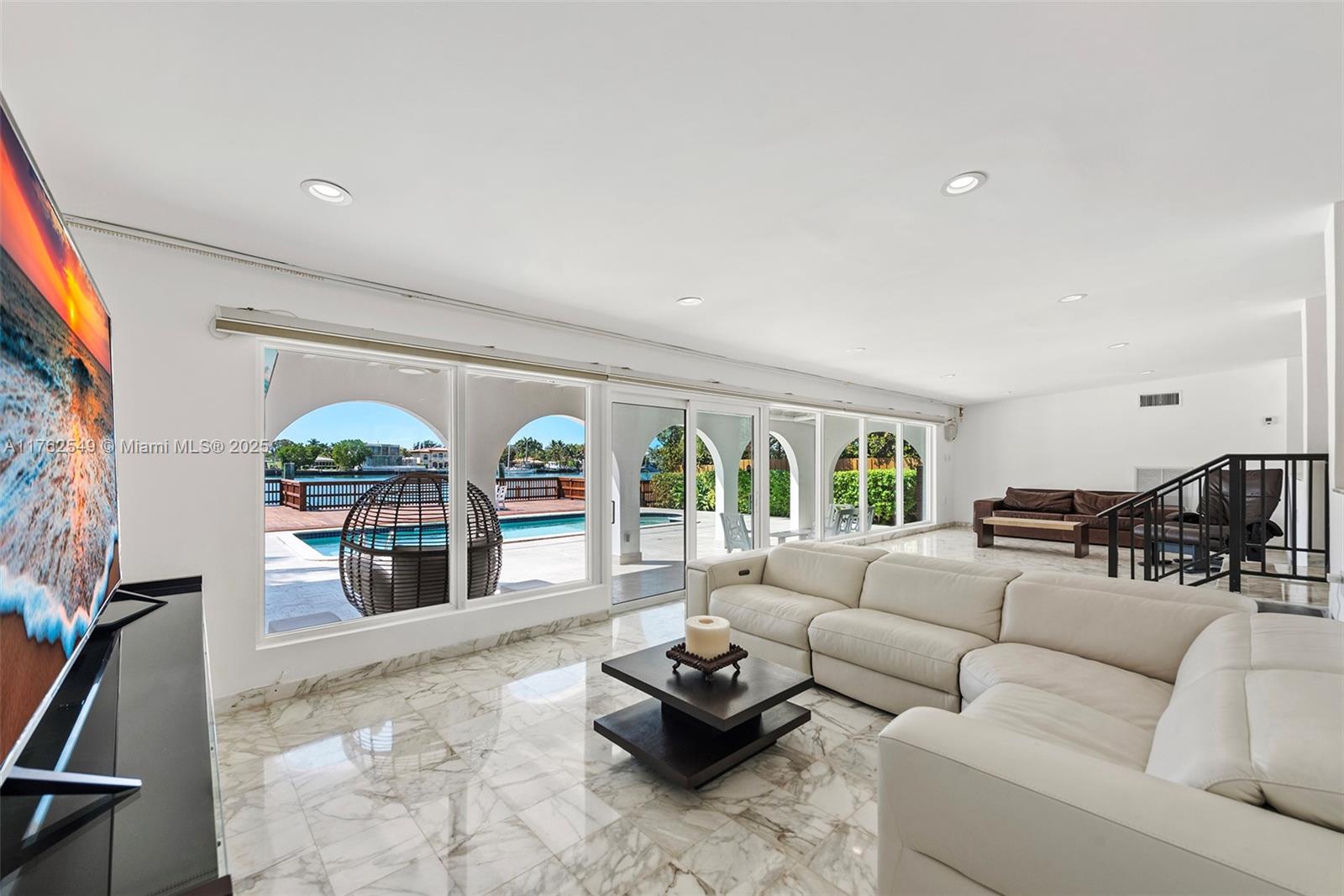 BISCAYNE POINT - Residential