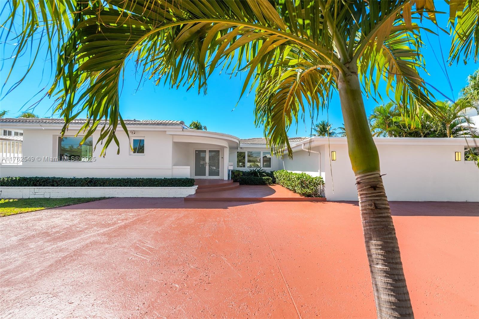 1690 Daytonia Rd