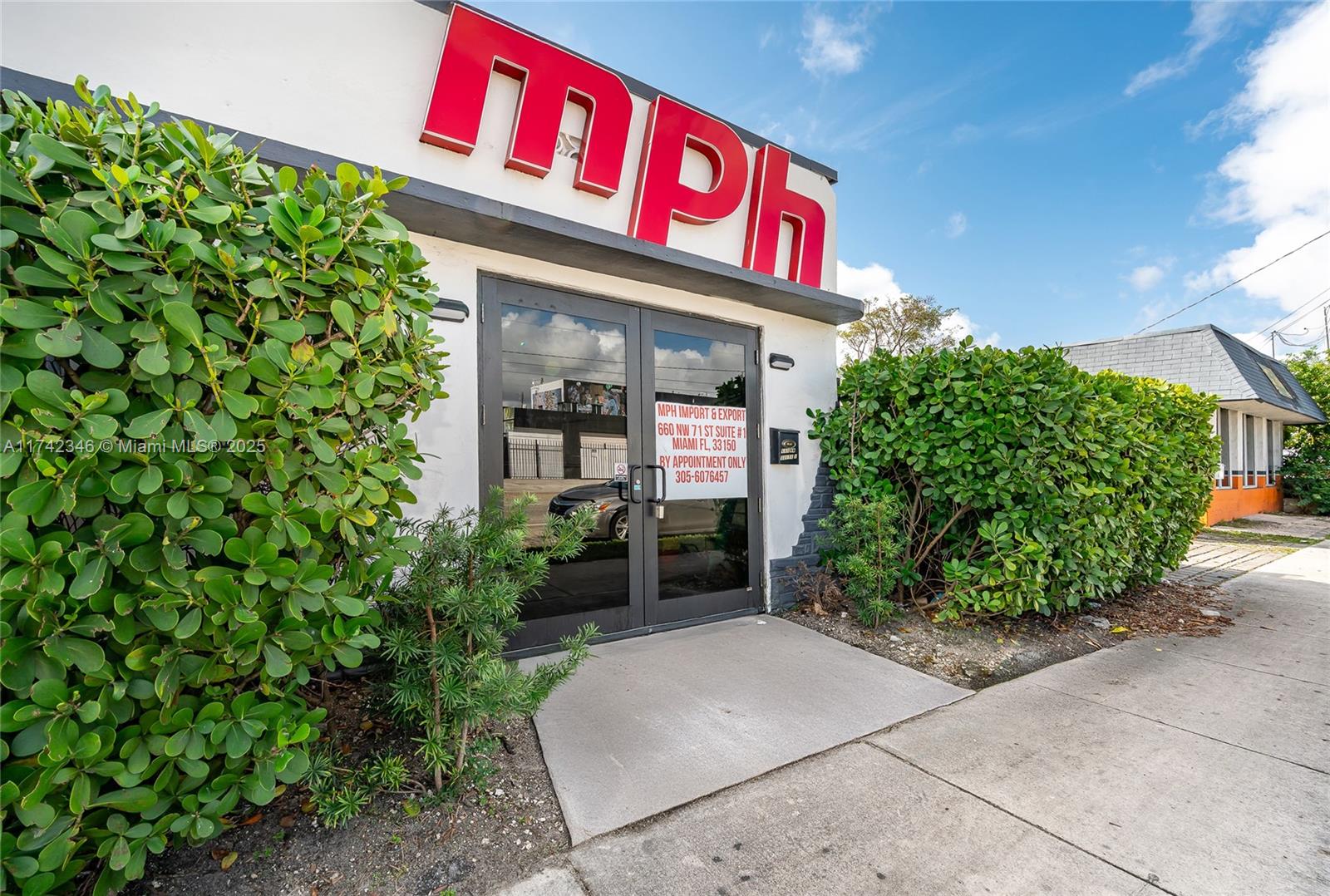 660 NW 71st St