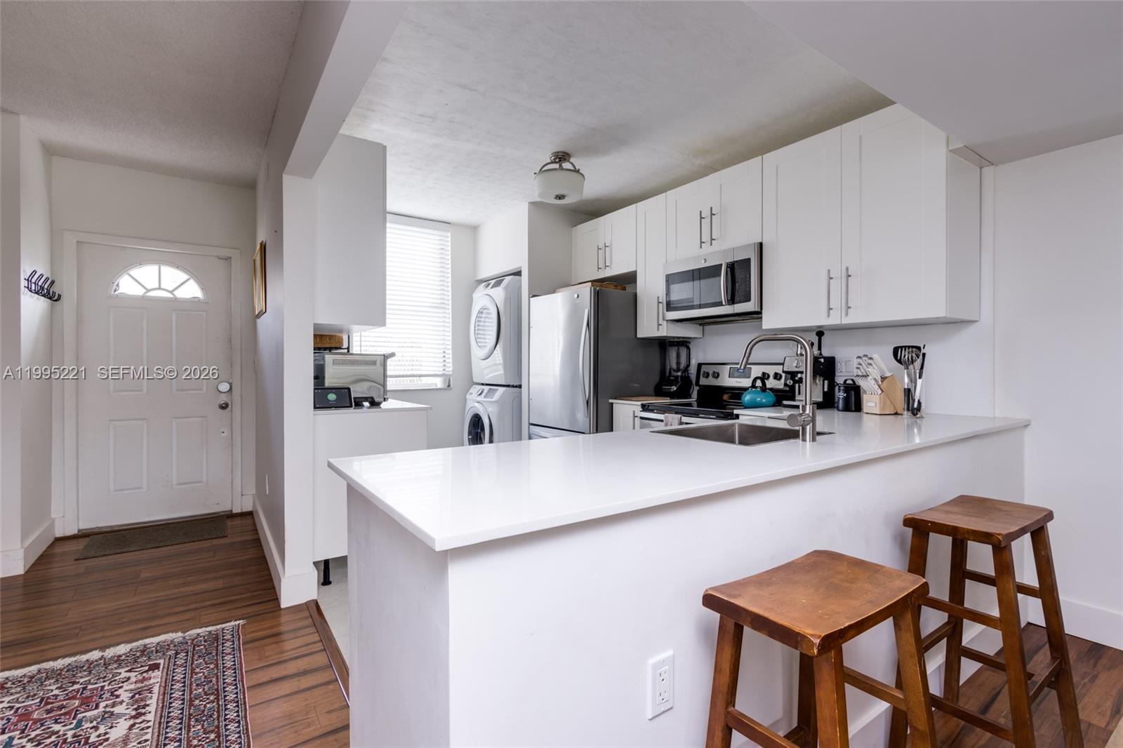 NORTHGATE TOWNHOUSE CONDO - Residential Lease