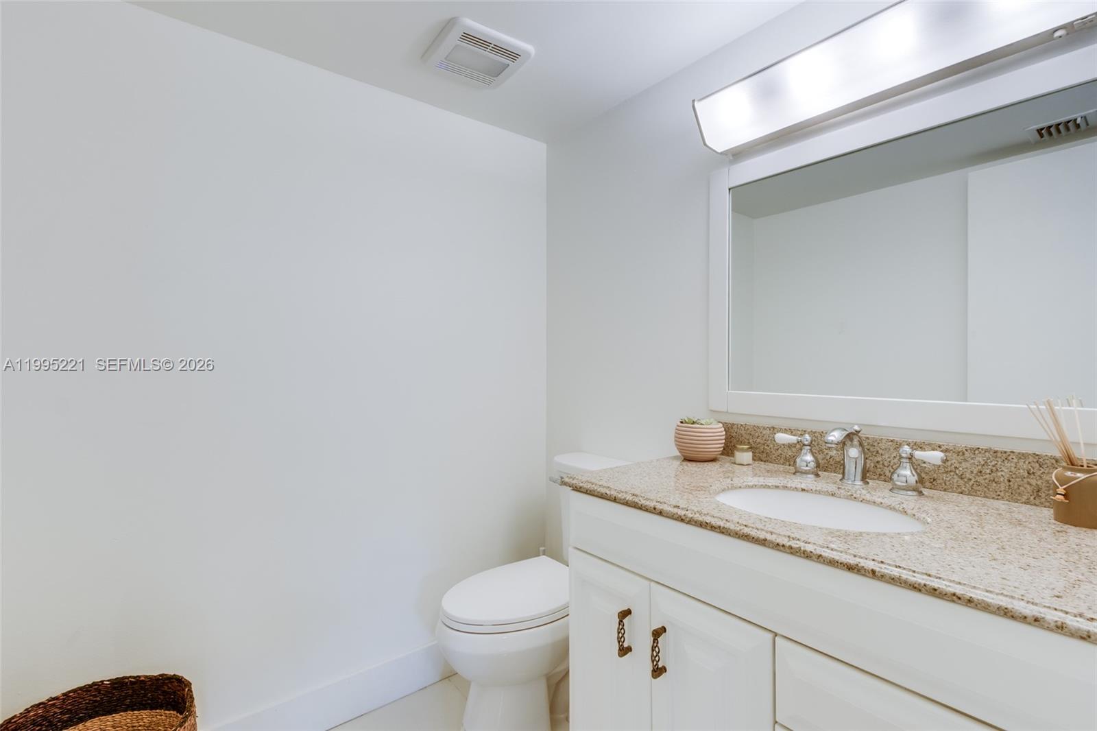 NORTHGATE TOWNHOUSE CONDO - Residential Lease