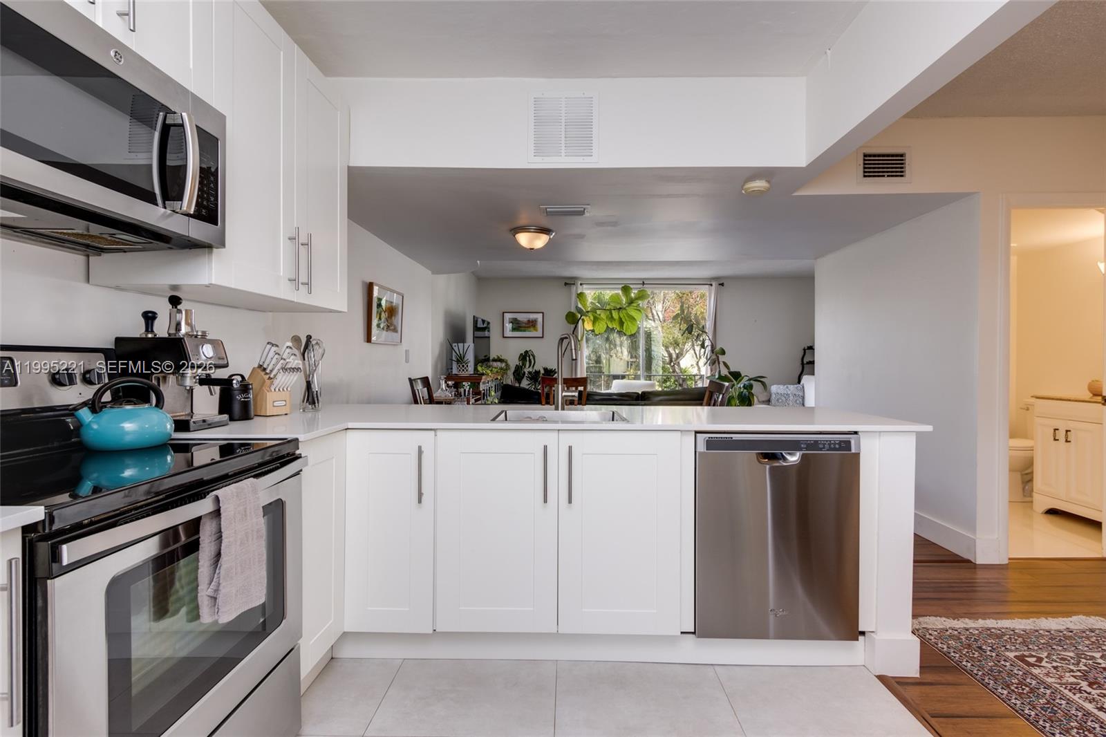 NORTHGATE TOWNHOUSE CONDO - Residential Lease