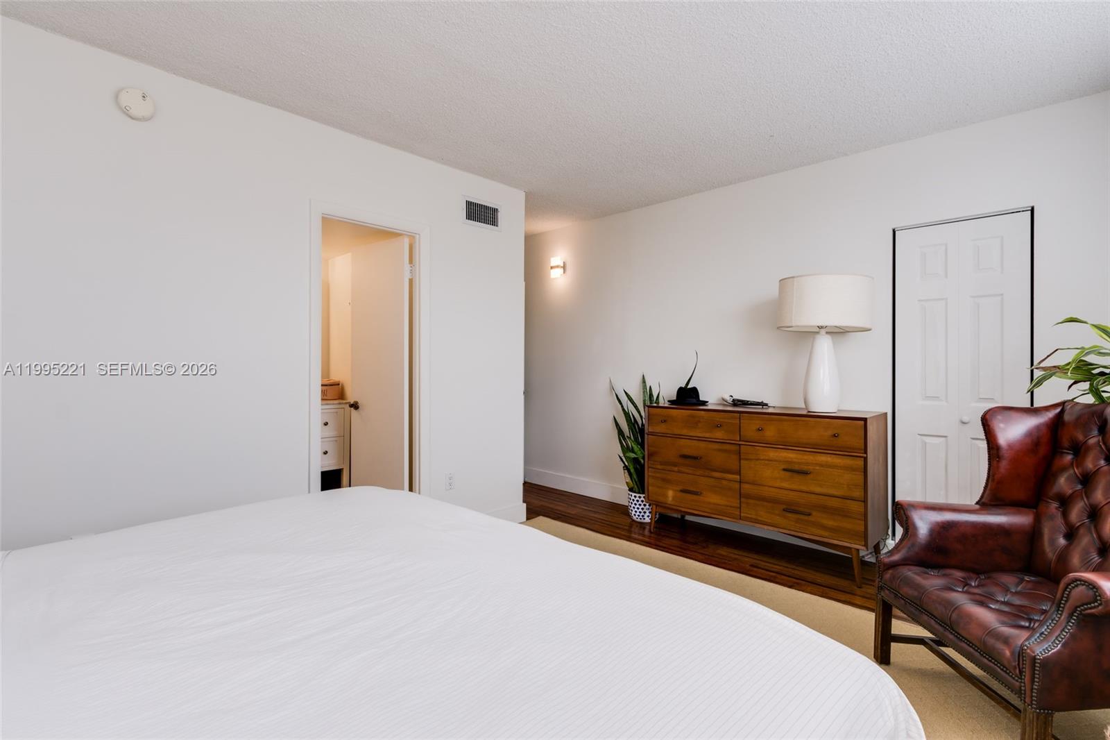 NORTHGATE TOWNHOUSE CONDO - Residential Lease