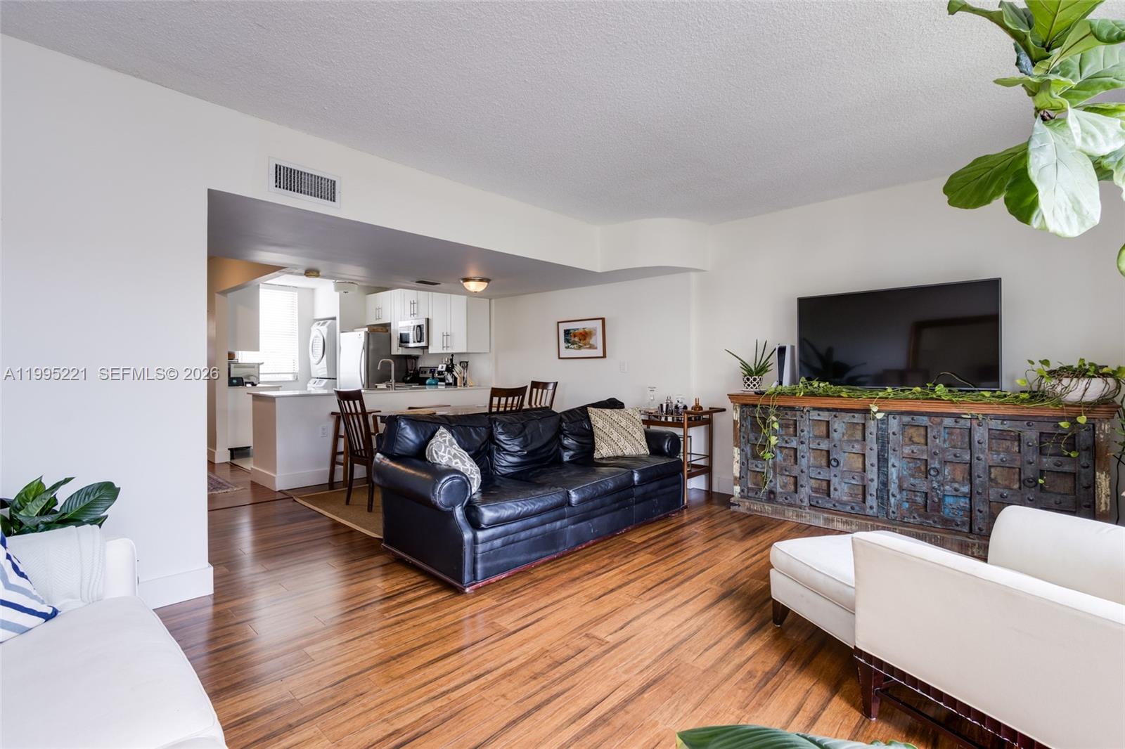 NORTHGATE TOWNHOUSE CONDO - Residential Lease