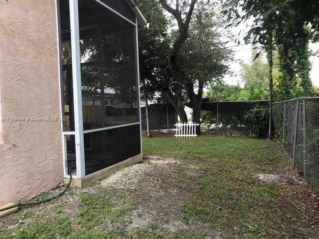 WEST DANIA HEIGHTS - Residential Lease