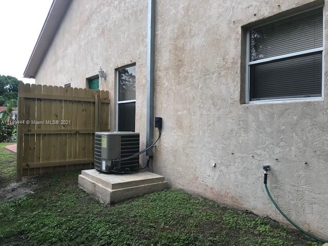 WEST DANIA HEIGHTS - Residential Lease