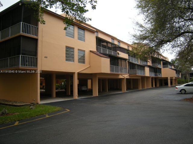 LAGO WEST CONDOMINIUM - Residential