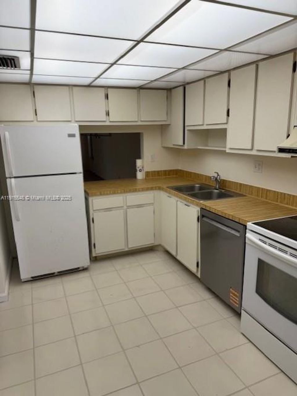Photo of 400 Commodore Dr #108, Plantation, FL 33325 (MLS # A11915548)