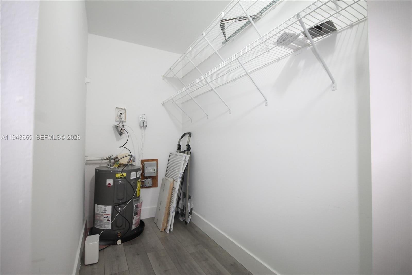 NEW HAMPTON AT CENTURY VI - Residential Lease