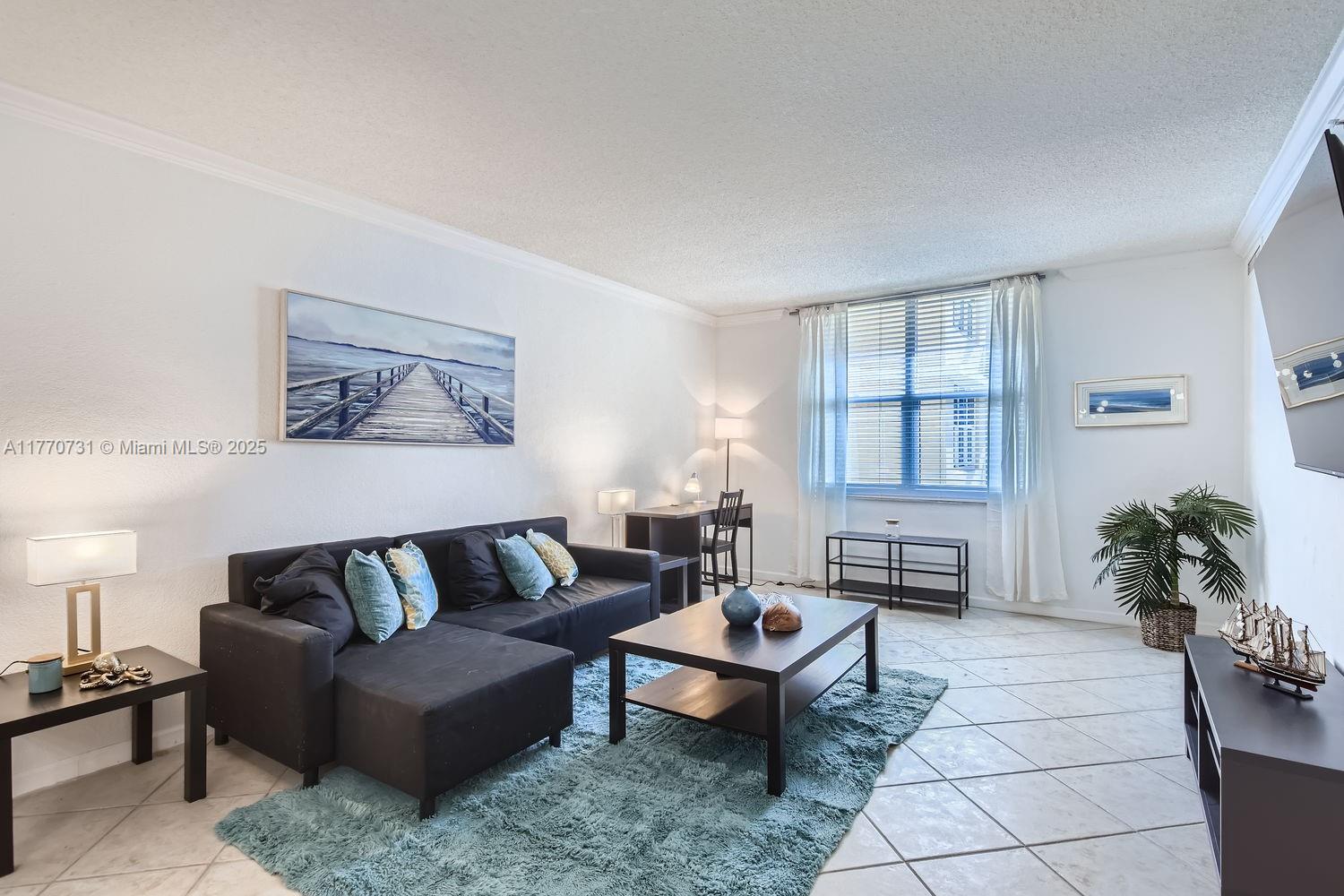 WAVE CONDO - Residential Lease