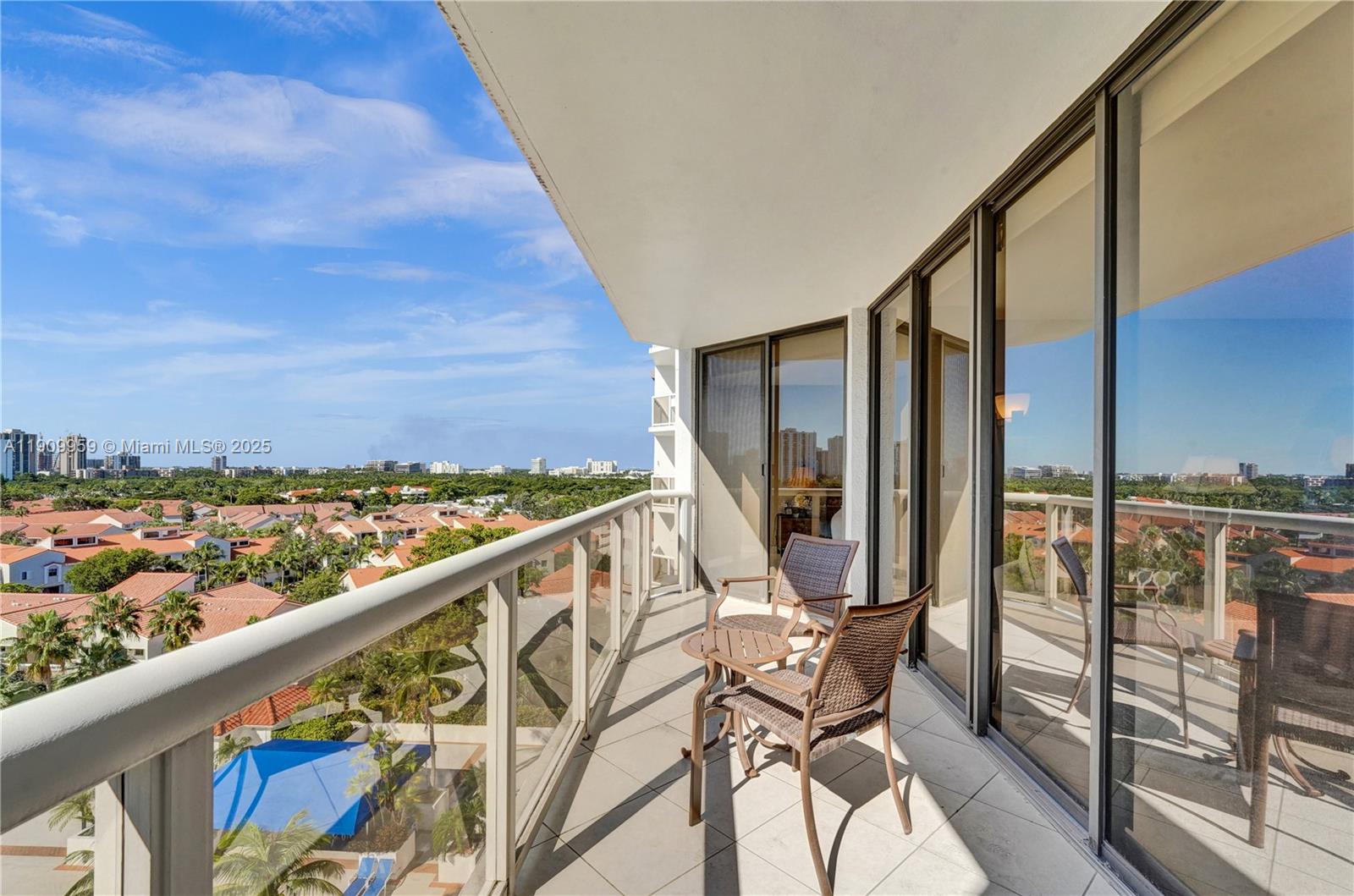 HARBOR TOWERS - Residential