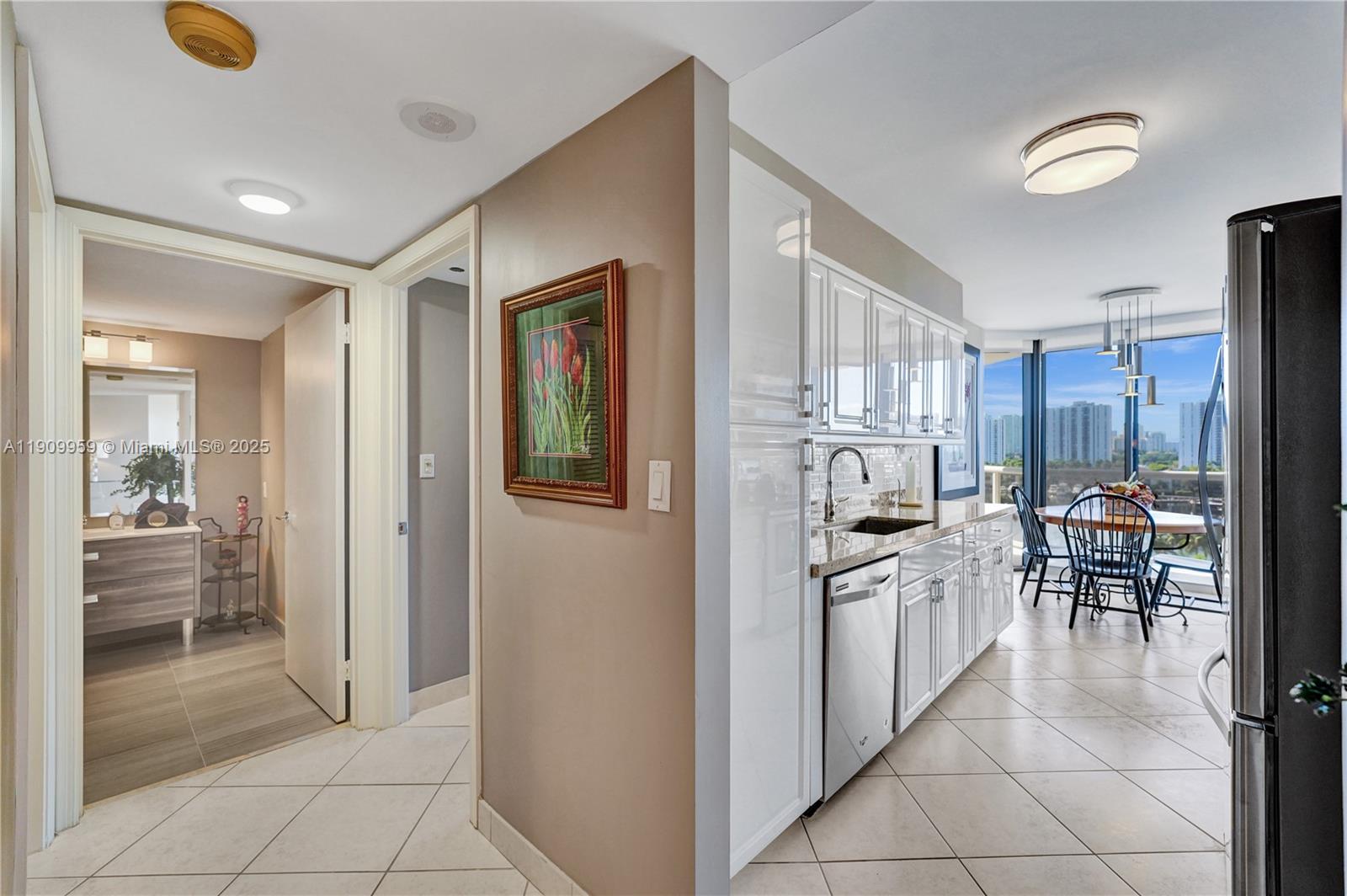 HARBOR TOWERS - Residential