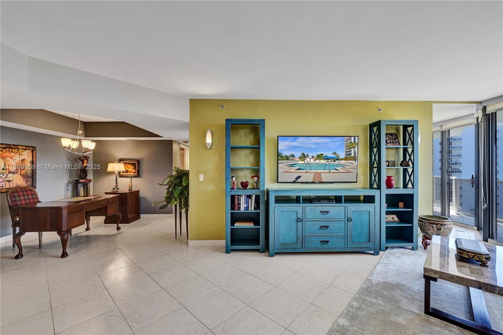 HARBOR TOWERS - Residential