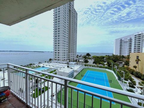 Condominium in Miami FL 770 Claughton Island Dr.jpg