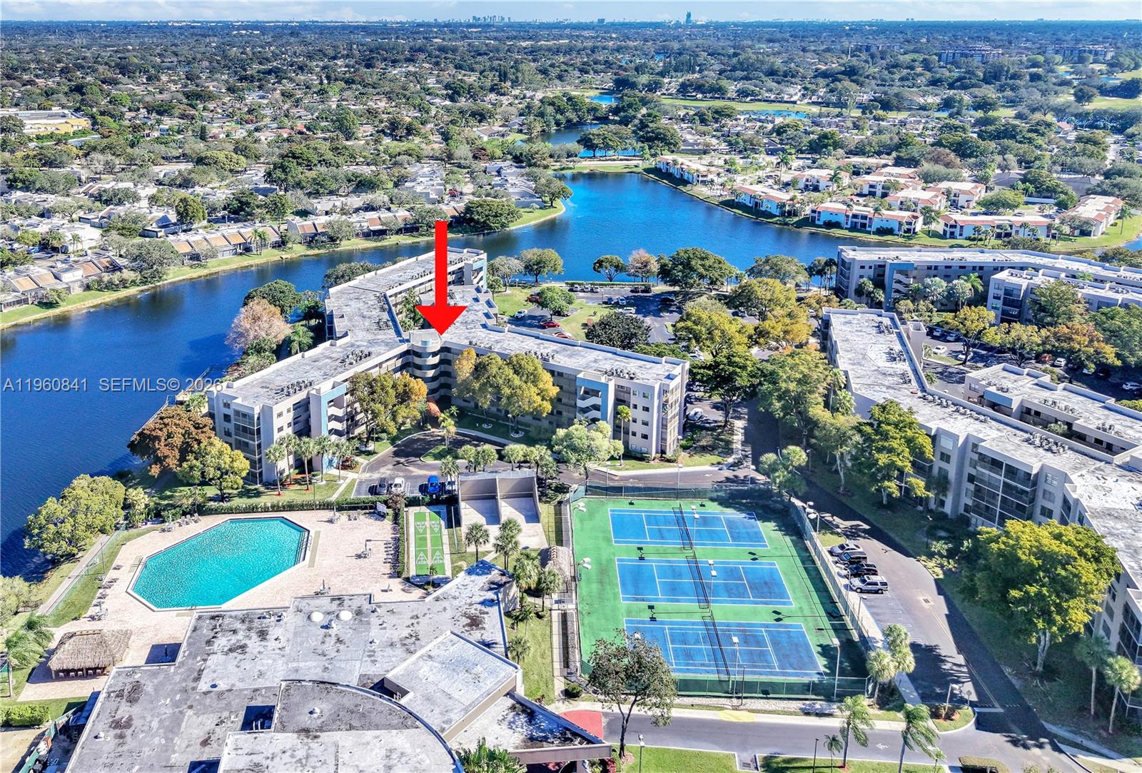 COLONY POINT 4 CONDO - Residential