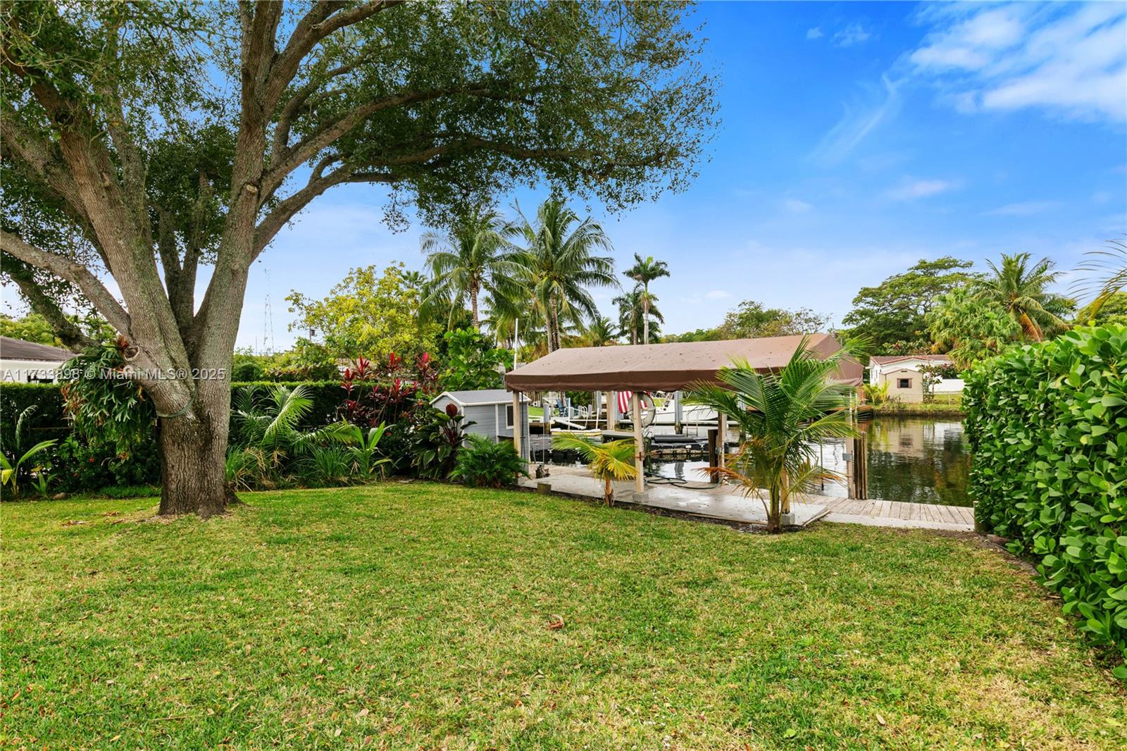 DAVIS ISLES SEC 5 - Residential