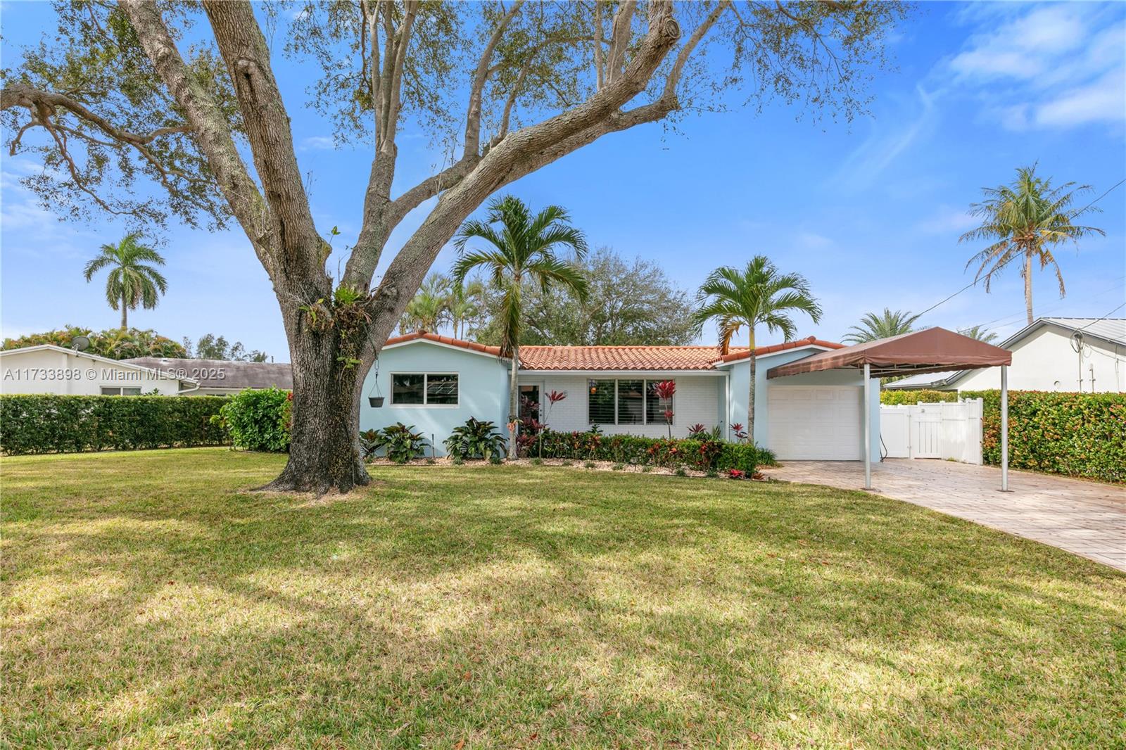 DAVIS ISLES SEC 5 - Residential