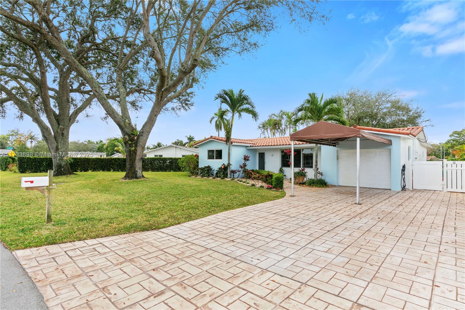 DAVIS ISLES SEC 5 - Residential