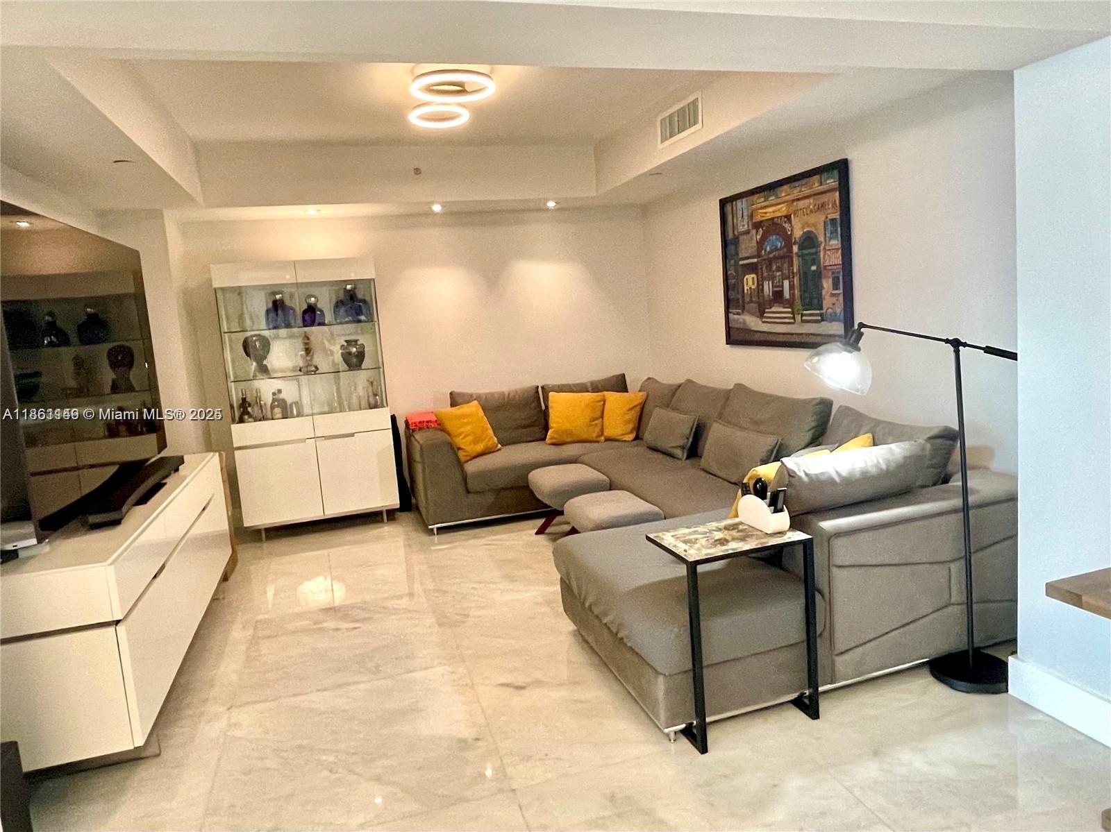 THE PENINSULA II CONDO - Residential