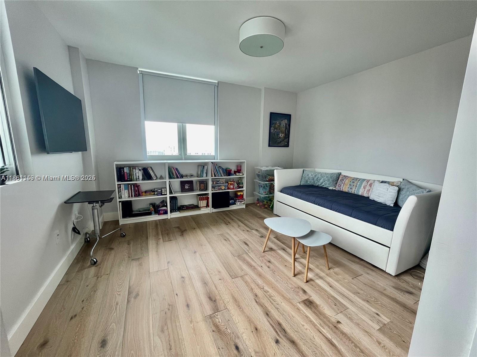 THE PENINSULA II CONDO - Residential