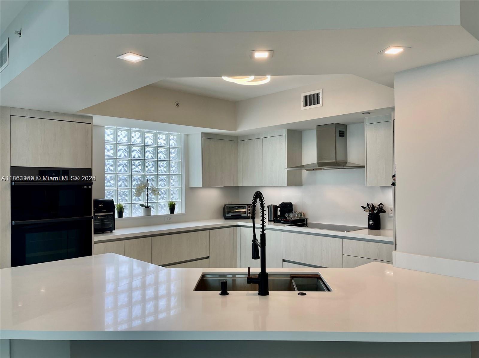 THE PENINSULA II CONDO - Residential