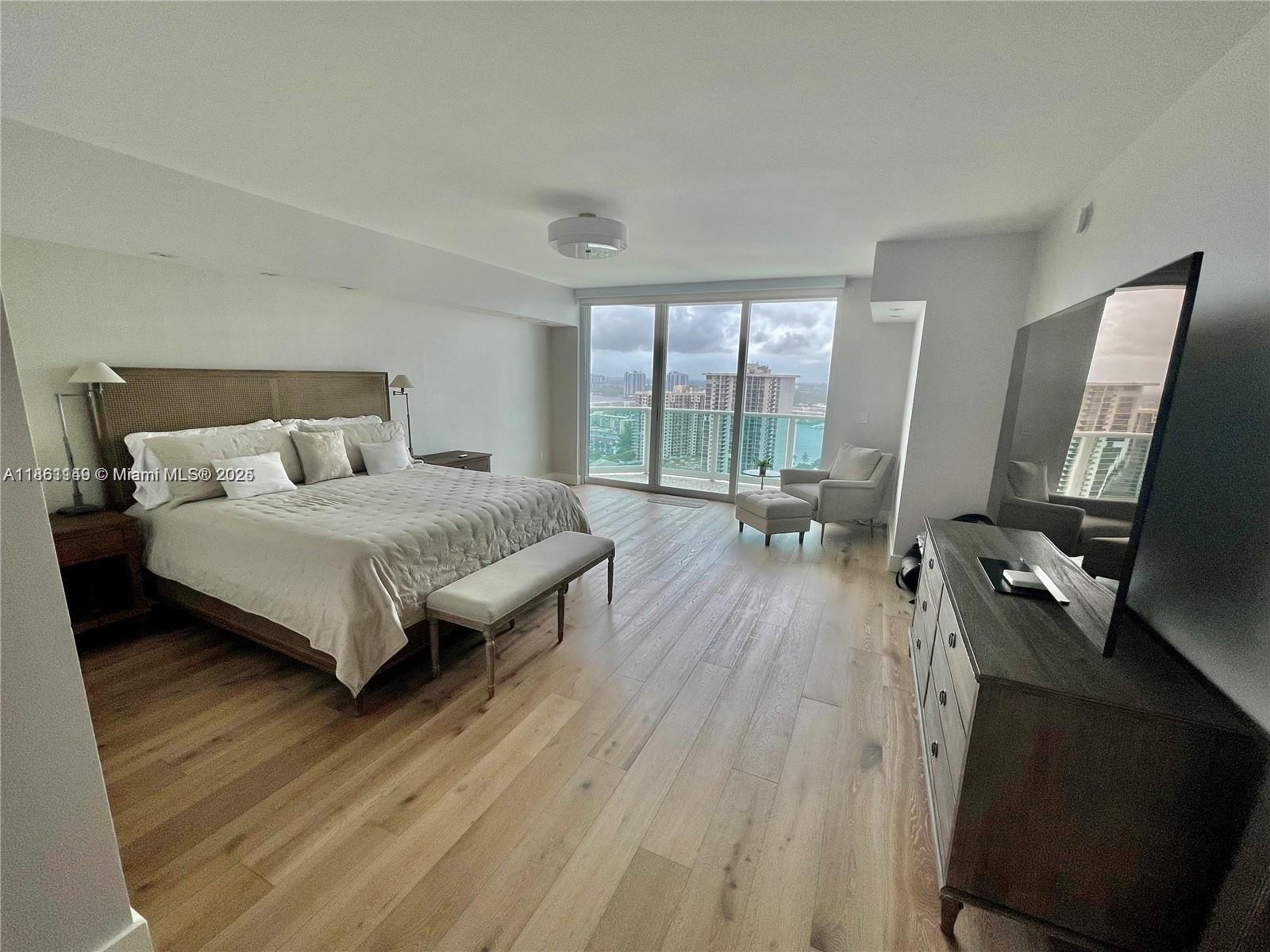 THE PENINSULA II CONDO - Residential