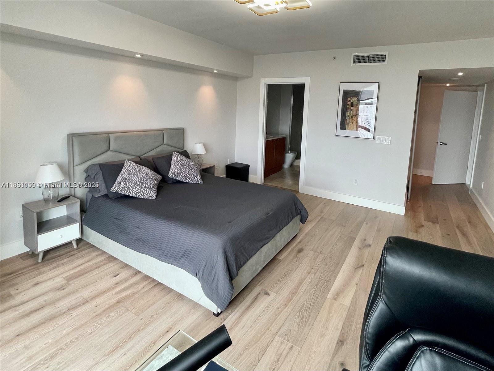 THE PENINSULA II CONDO - Residential