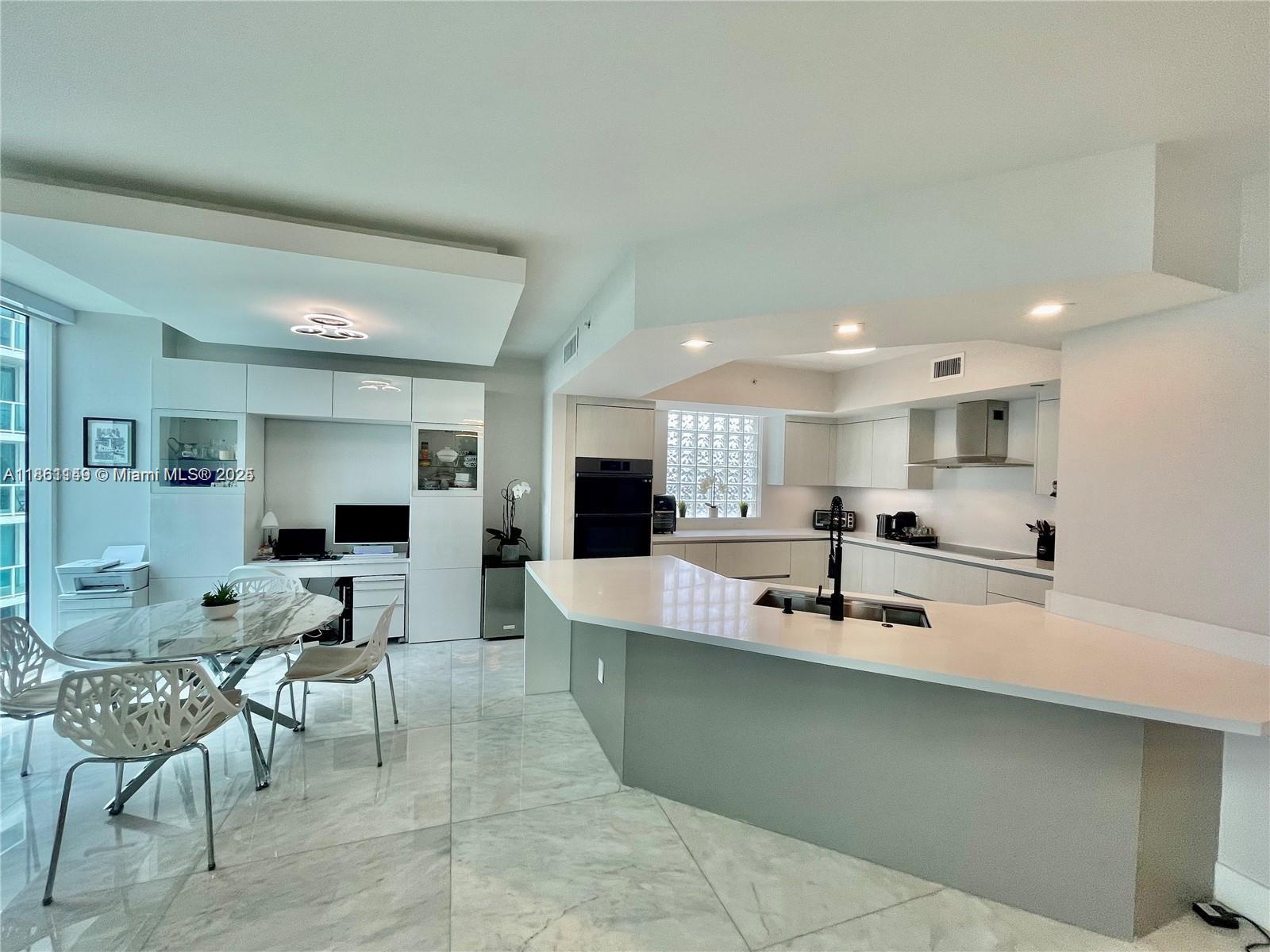 3301 NE 183rd St 2509