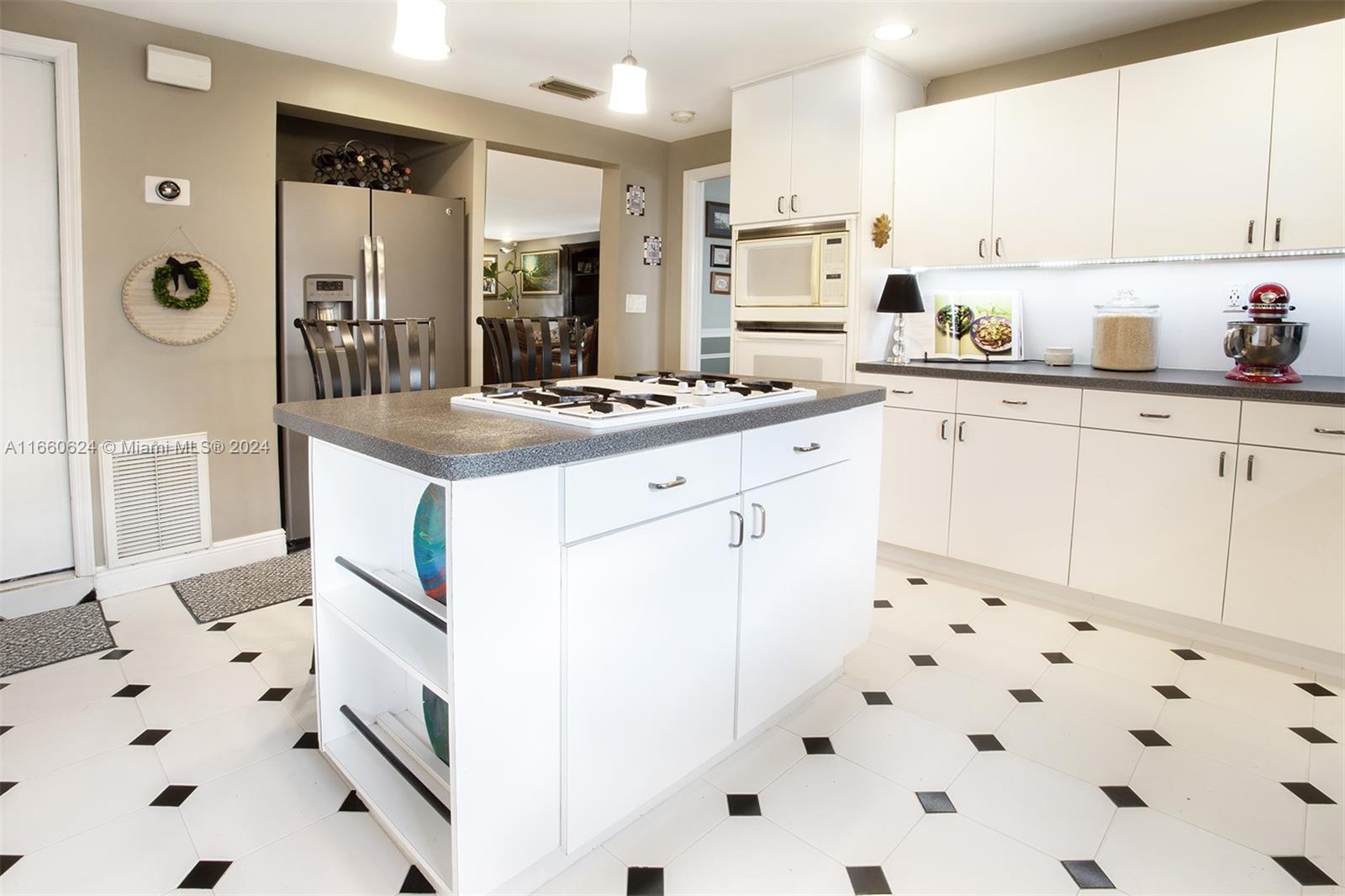 CUTLER LANDINGS - Residential