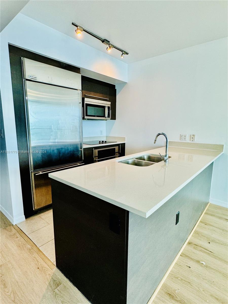 500 BRICKELL WEST CONDO - Residential Lease