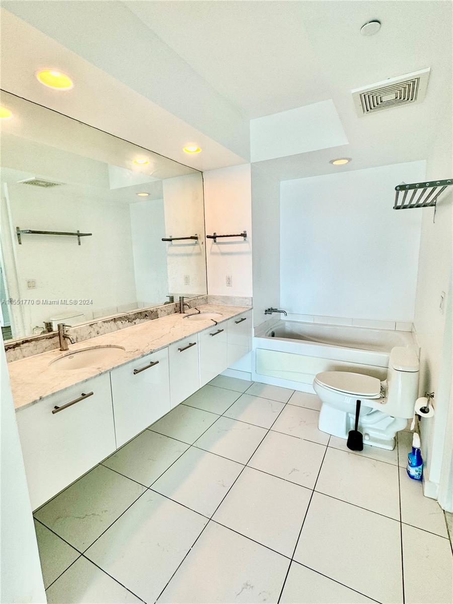 500 BRICKELL WEST CONDO - Residential Lease