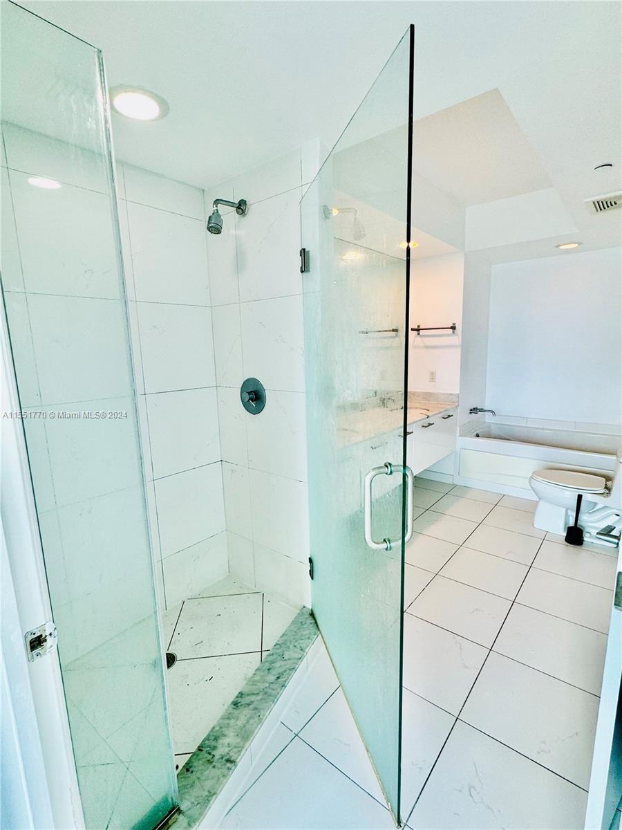 500 BRICKELL WEST CONDO - Residential Lease