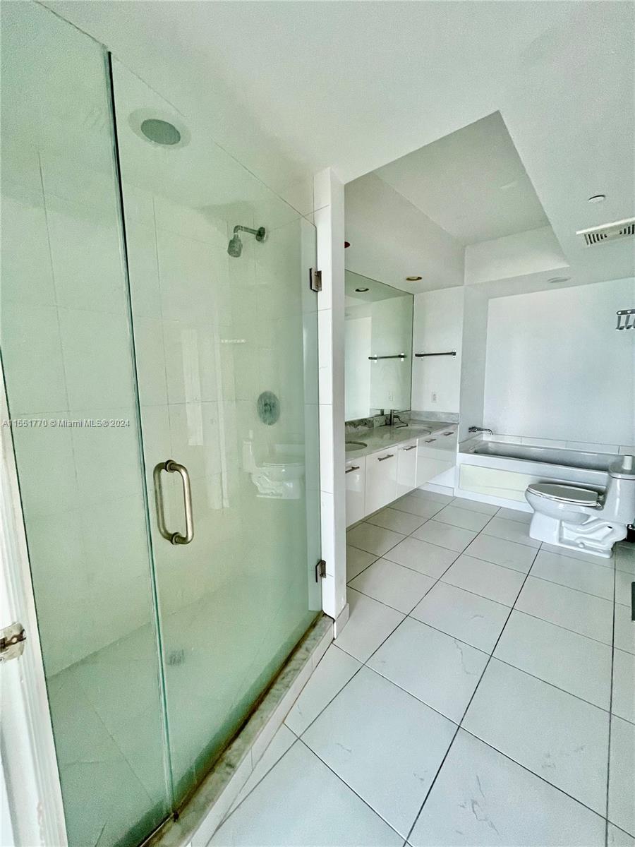 500 BRICKELL WEST CONDO - Residential Lease
