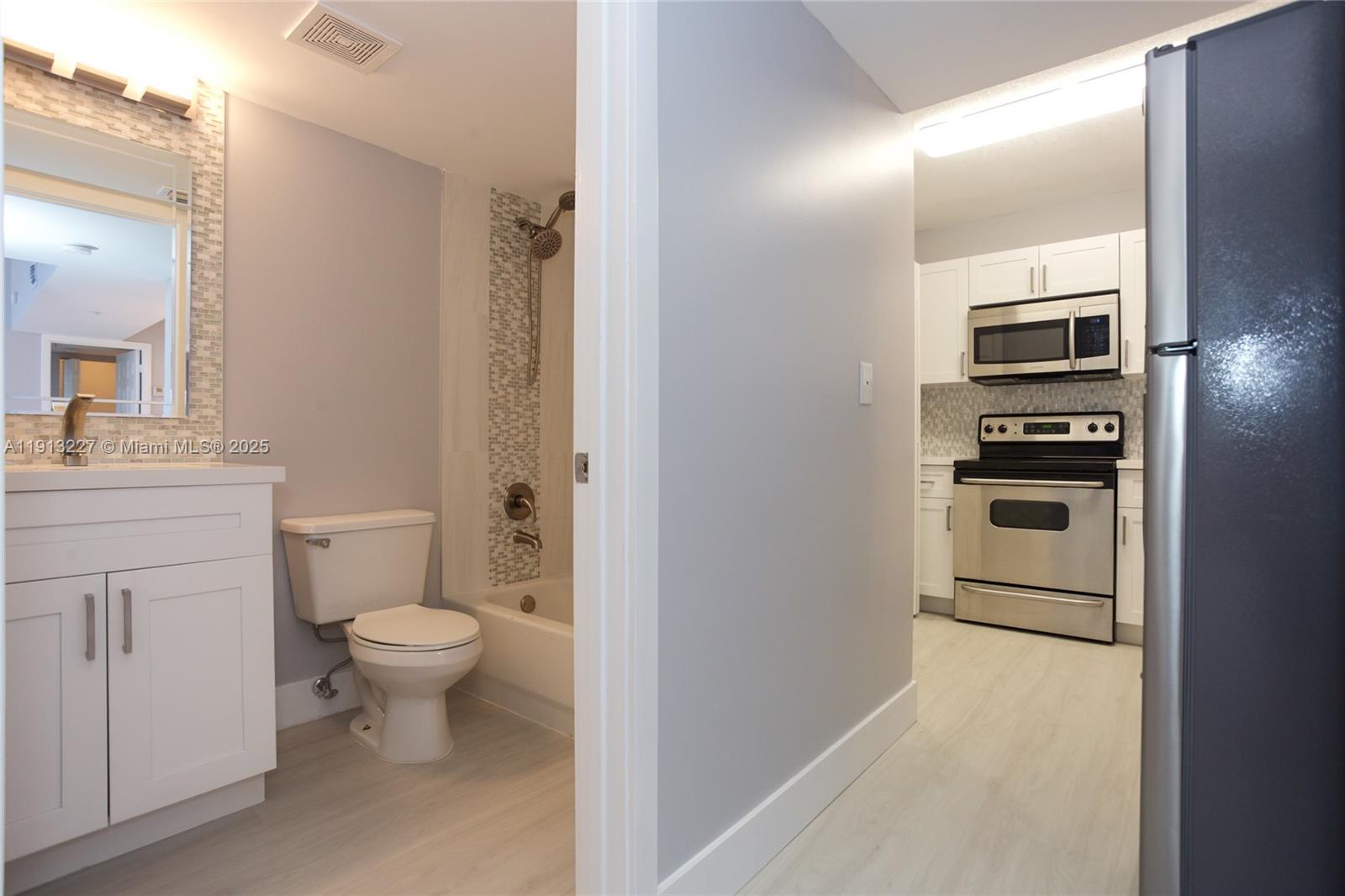 SHERIDAN EAST CONDO BLDG - Residential