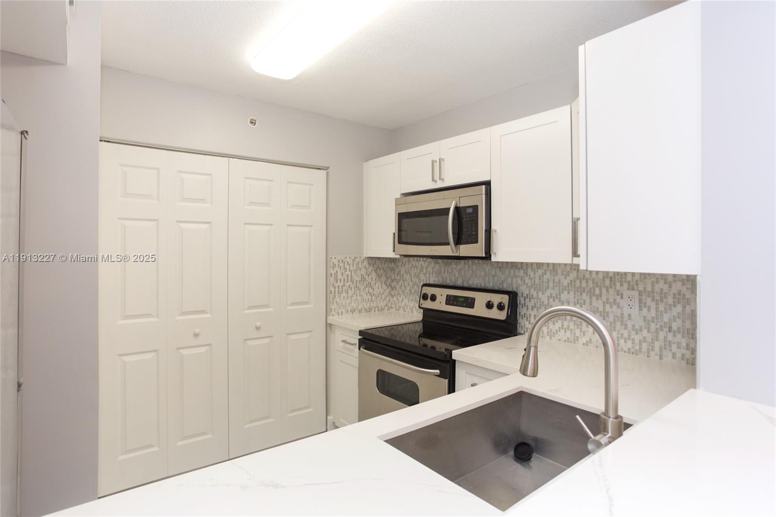 SHERIDAN EAST CONDO BLDG - Residential