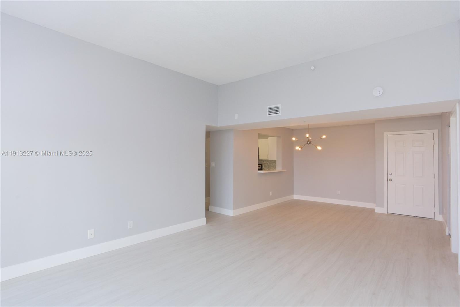 SHERIDAN EAST CONDO BLDG - Residential