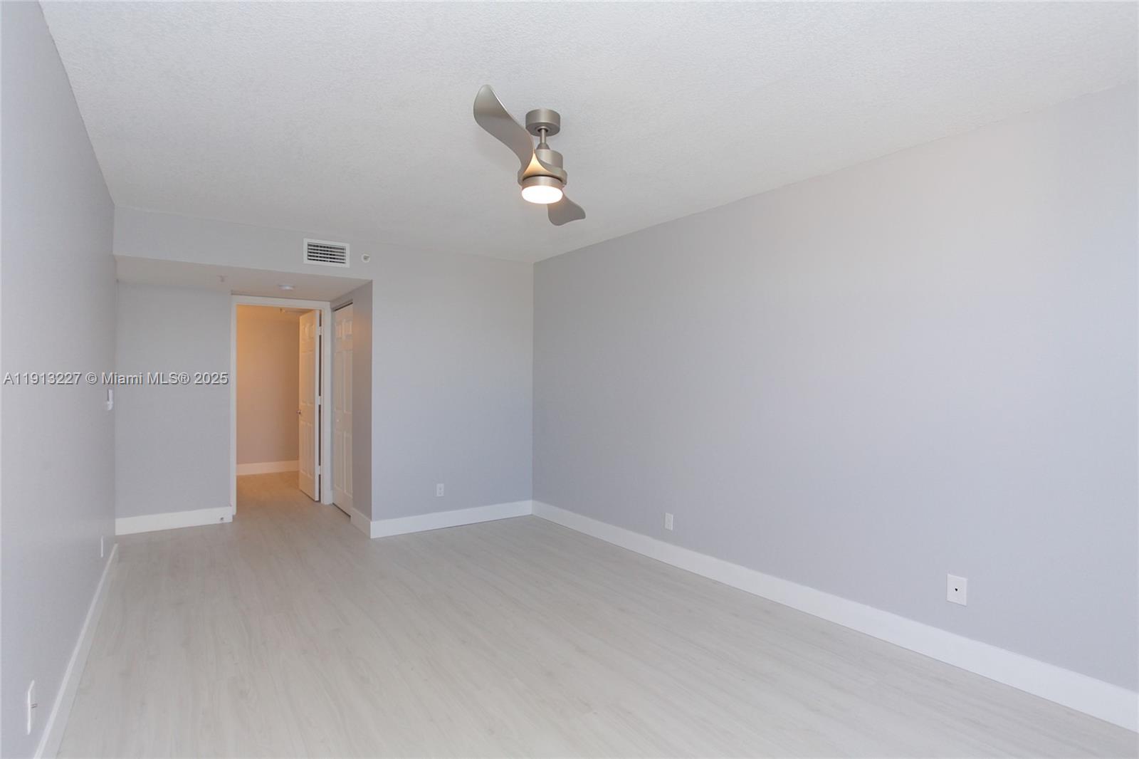 SHERIDAN EAST CONDO BLDG - Residential