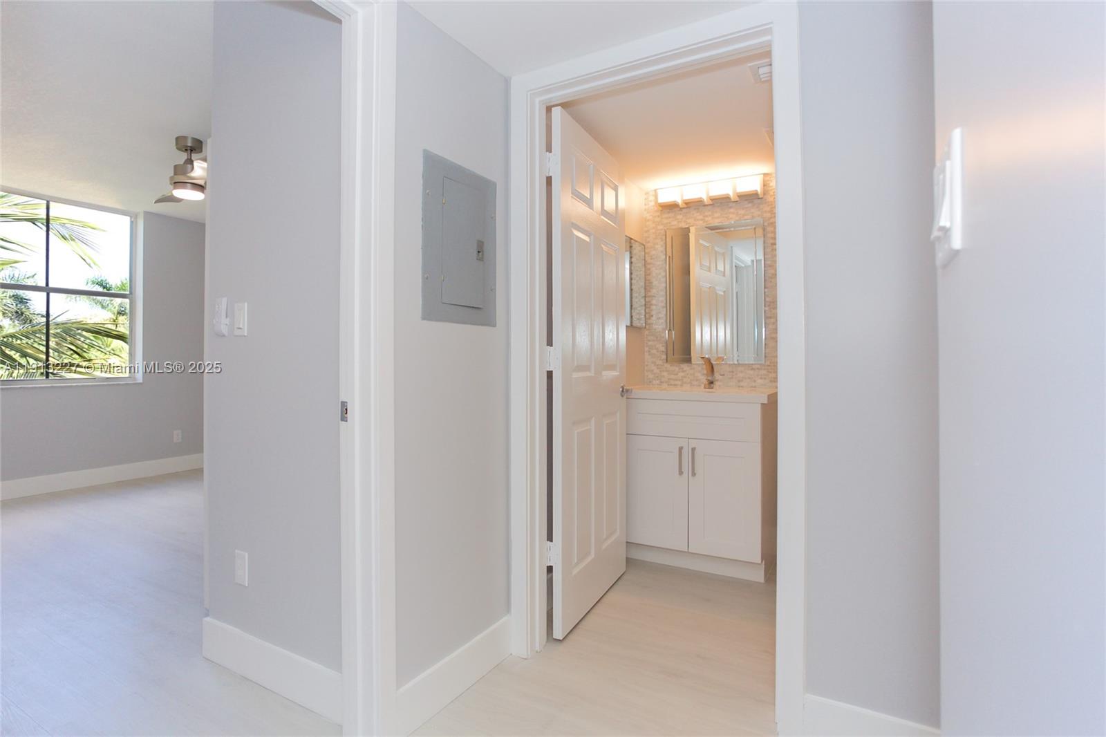 SHERIDAN EAST CONDO BLDG - Residential