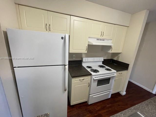 PALM LAKE CONDO - Residential Lease