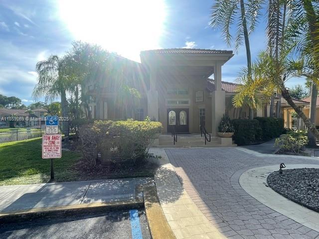 PALM LAKE CONDO - Residential Lease