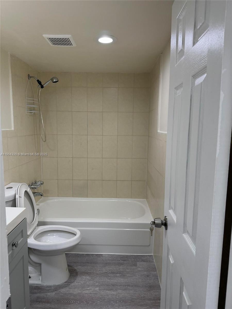 PEMBROKE PALMS CONDO - Residential Lease